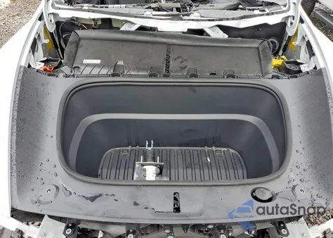 2026 Tesla Model Y z USA, uszkodzony, nr VIN 7SAYGDED7TA500437